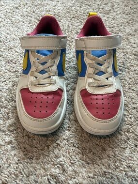Nike Girl size 11